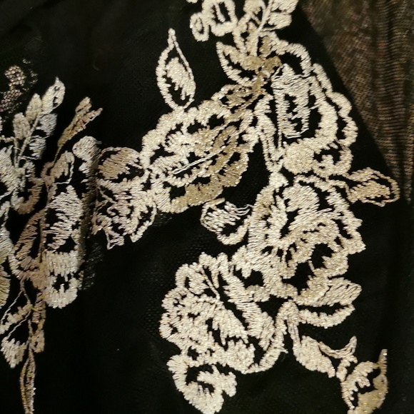 Lace and Jersey high low sweater - Picture 2 of 4